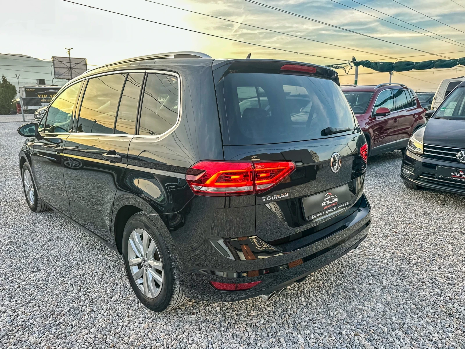 VW Touran 2.0 TDI ::190 КС:: DSG::7 МЕСТНА::DISTRONIK:CAMERA - изображение 6