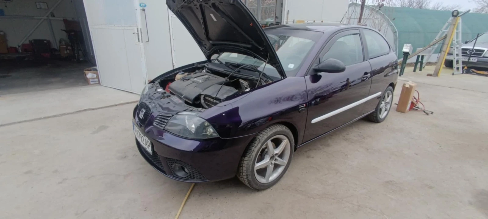 Seat Ibiza 1.2 v12 ГАЗ - изображение 9