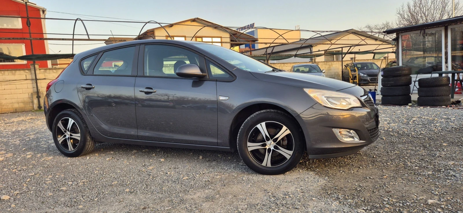 Opel Astra 1.4, снимка 4 - Автомобили и джипове - 53828672