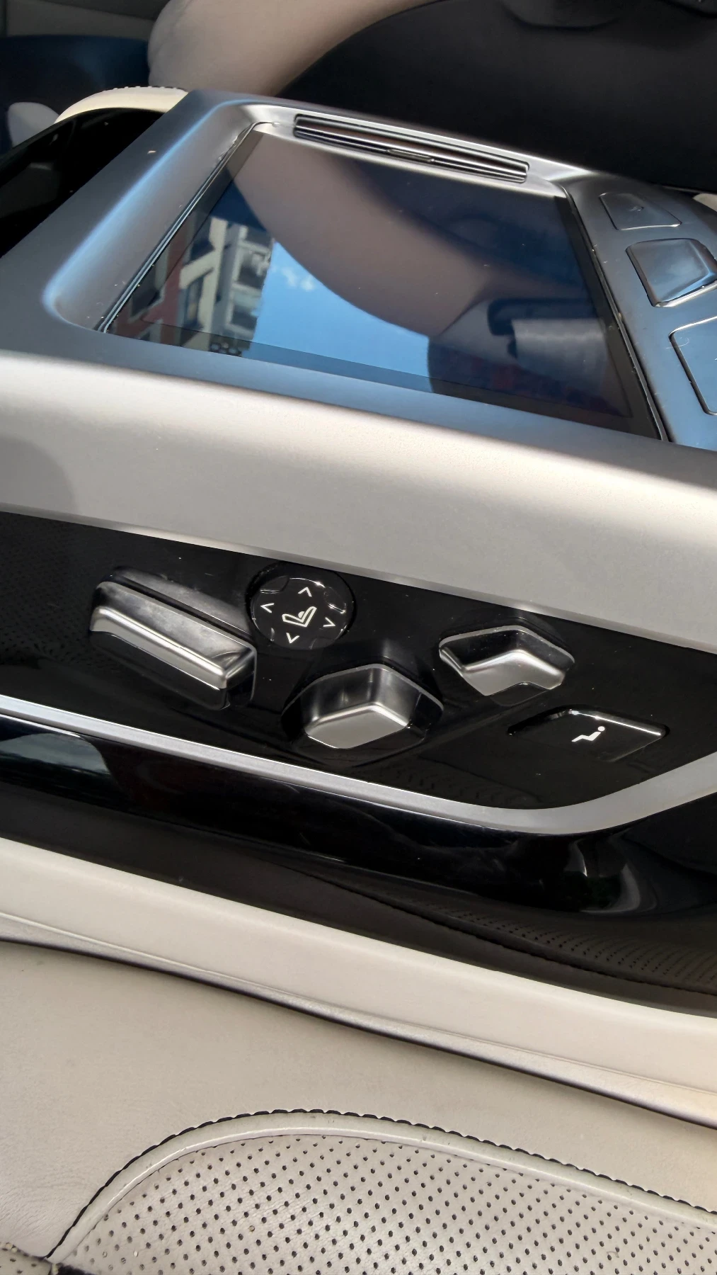 BMW 750 7.50d B&W M Packet, снимка 8 - Автомобили и джипове - 54663274