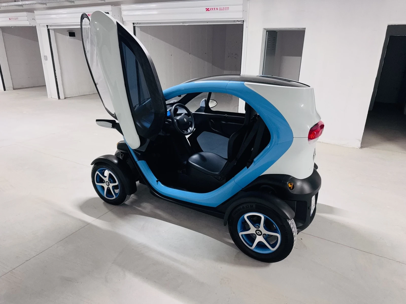 Renault Twizy eLECTRIC, Facelift, 2017 г., снимка 10 - Автомобили и джипове - 54855611
