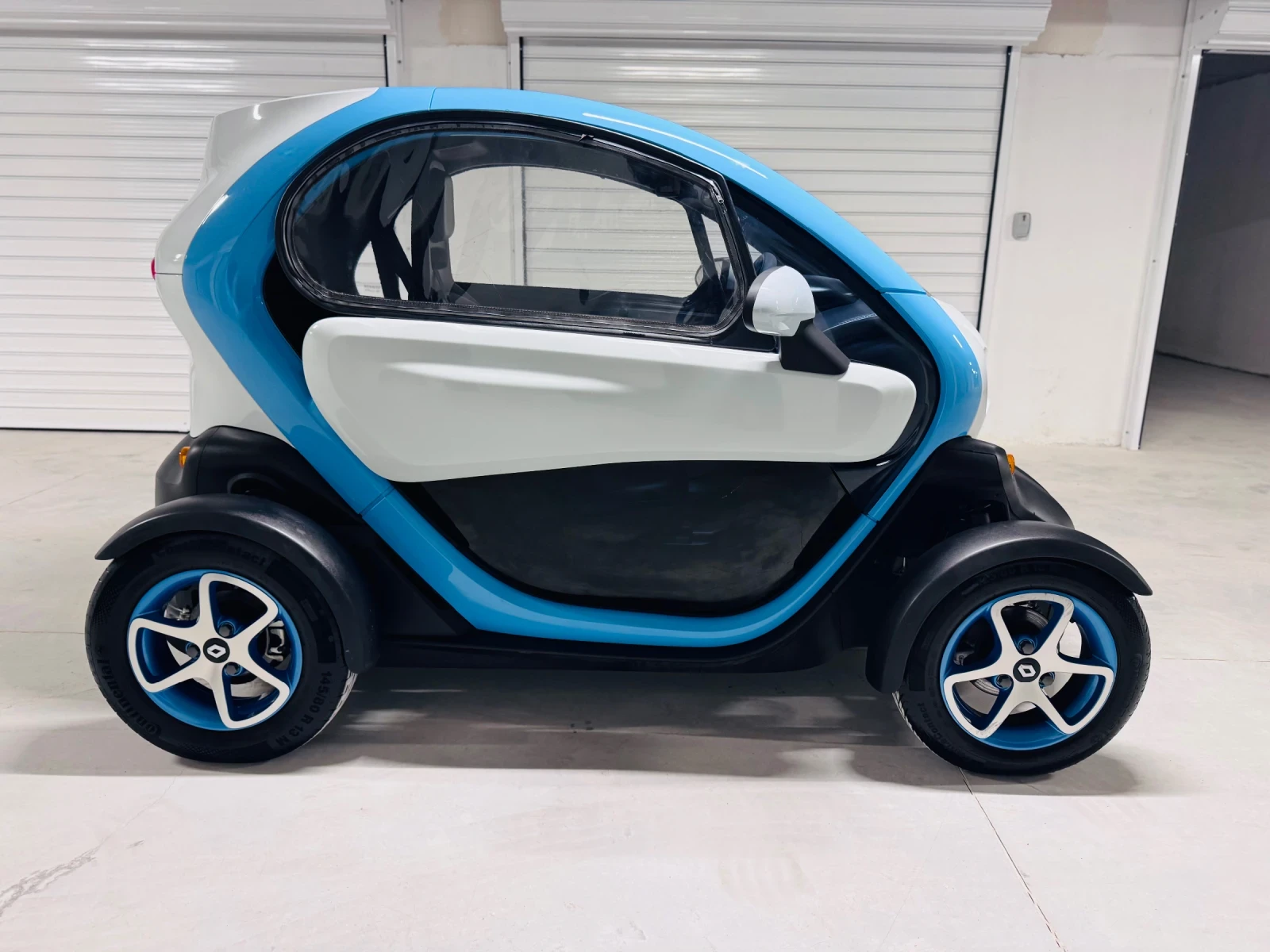 Renault Twizy eLECTRIC, Facelift, 2017 г., снимка 4 - Автомобили и джипове - 54855611
