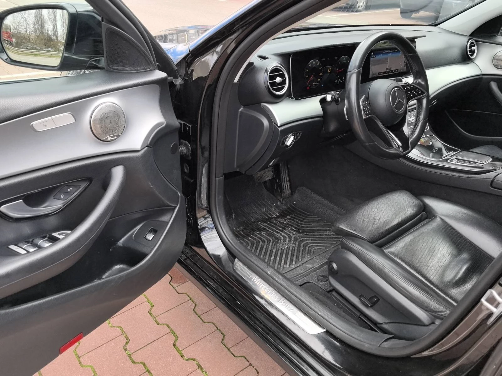Mercedes-Benz E 200, снимка 7 - Автомобили и джипове - 54867943