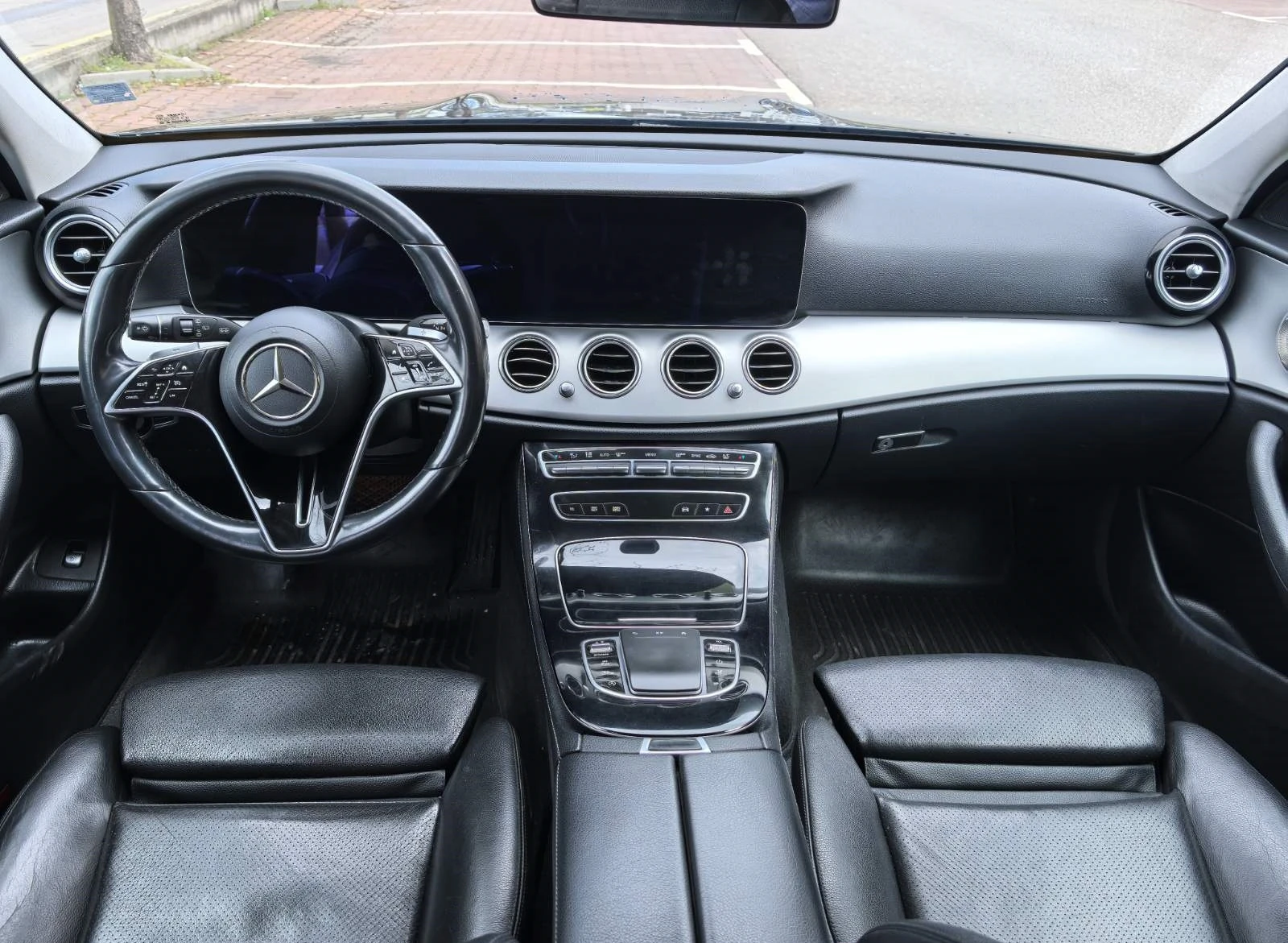 Mercedes-Benz E 200, снимка 10 - Автомобили и джипове - 54867943