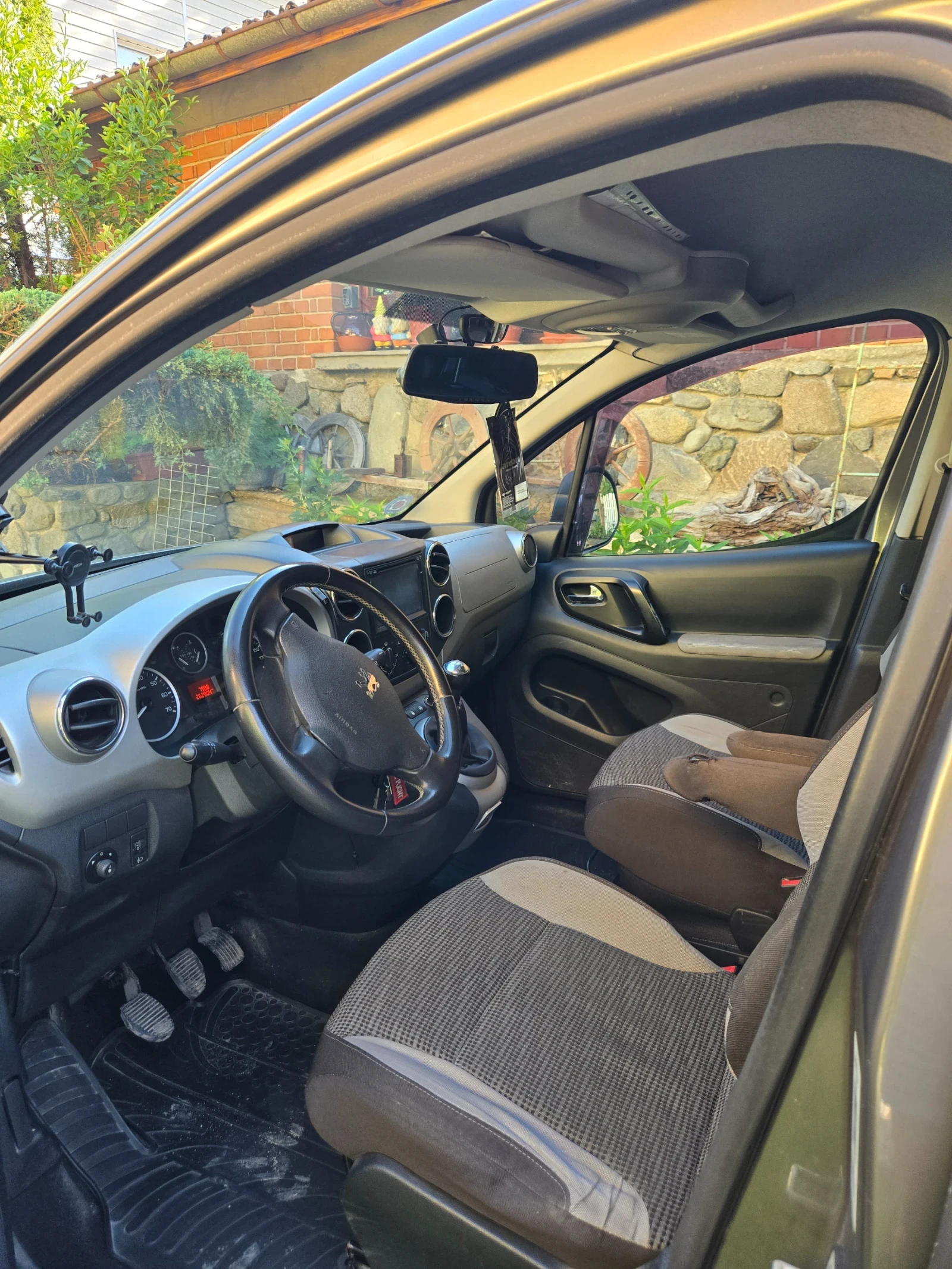 Peugeot Partner, снимка 10 - Автомобили и джипове - 54937464