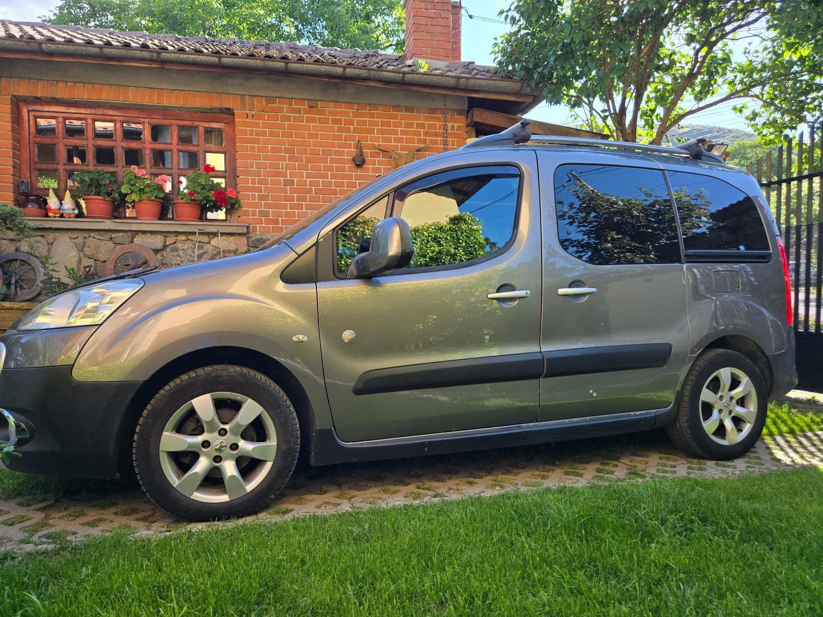 Peugeot Partner, снимка 2 - Автомобили и джипове - 54937464