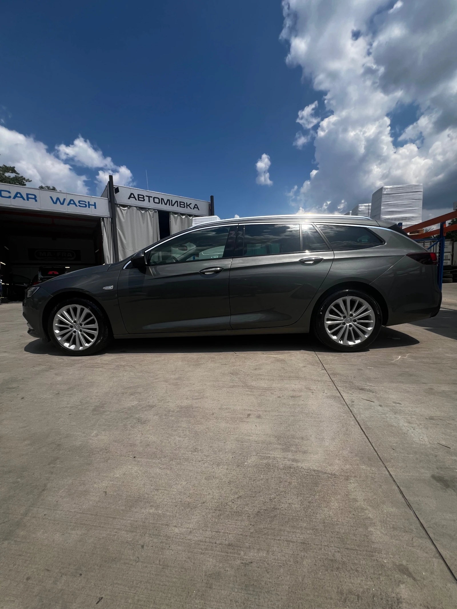 Opel Insignia Sports Tourer, снимка 2 - Автомобили и джипове - 55134061