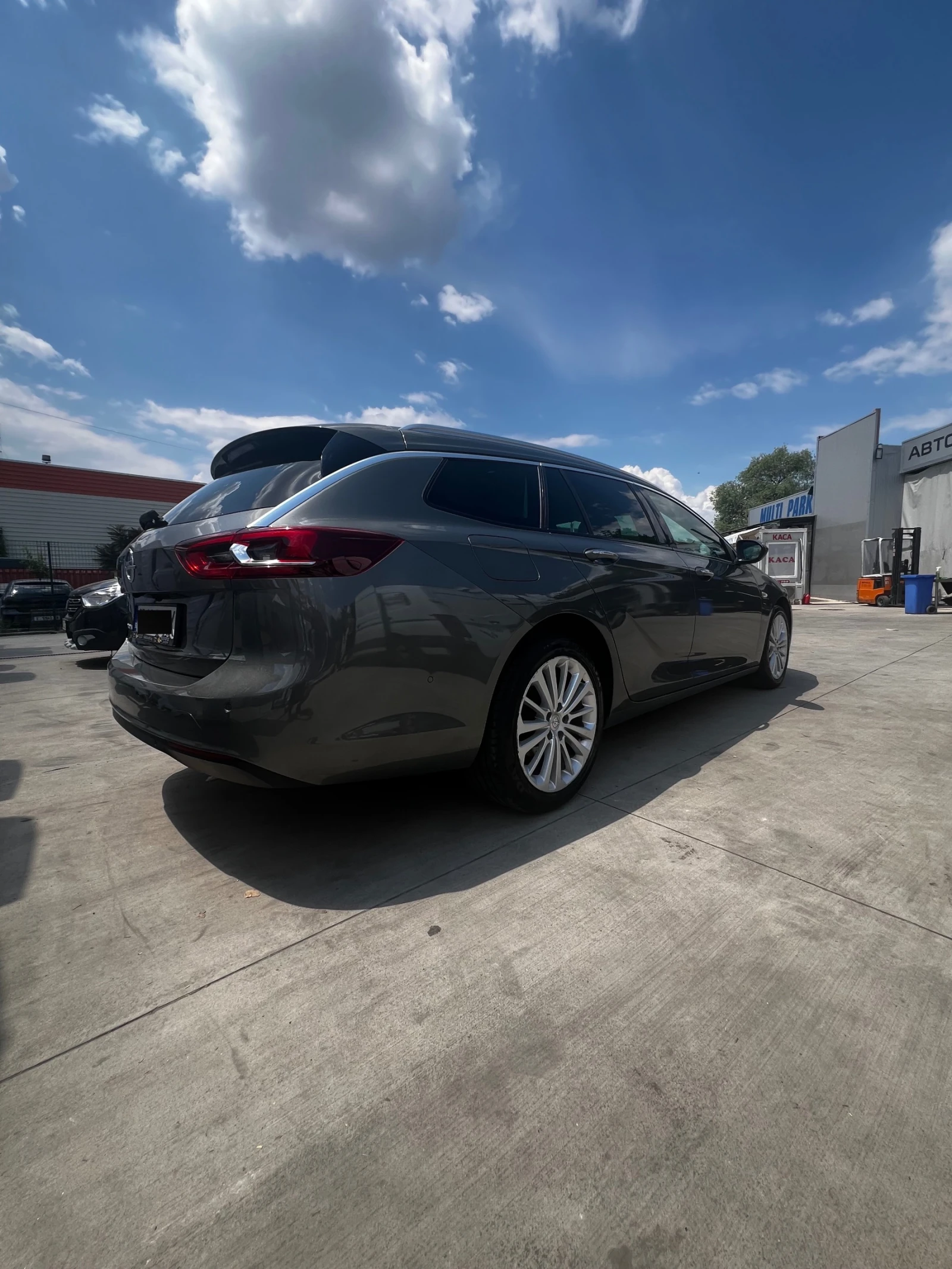 Opel Insignia Sports Tourer, снимка 4 - Автомобили и джипове - 55134061
