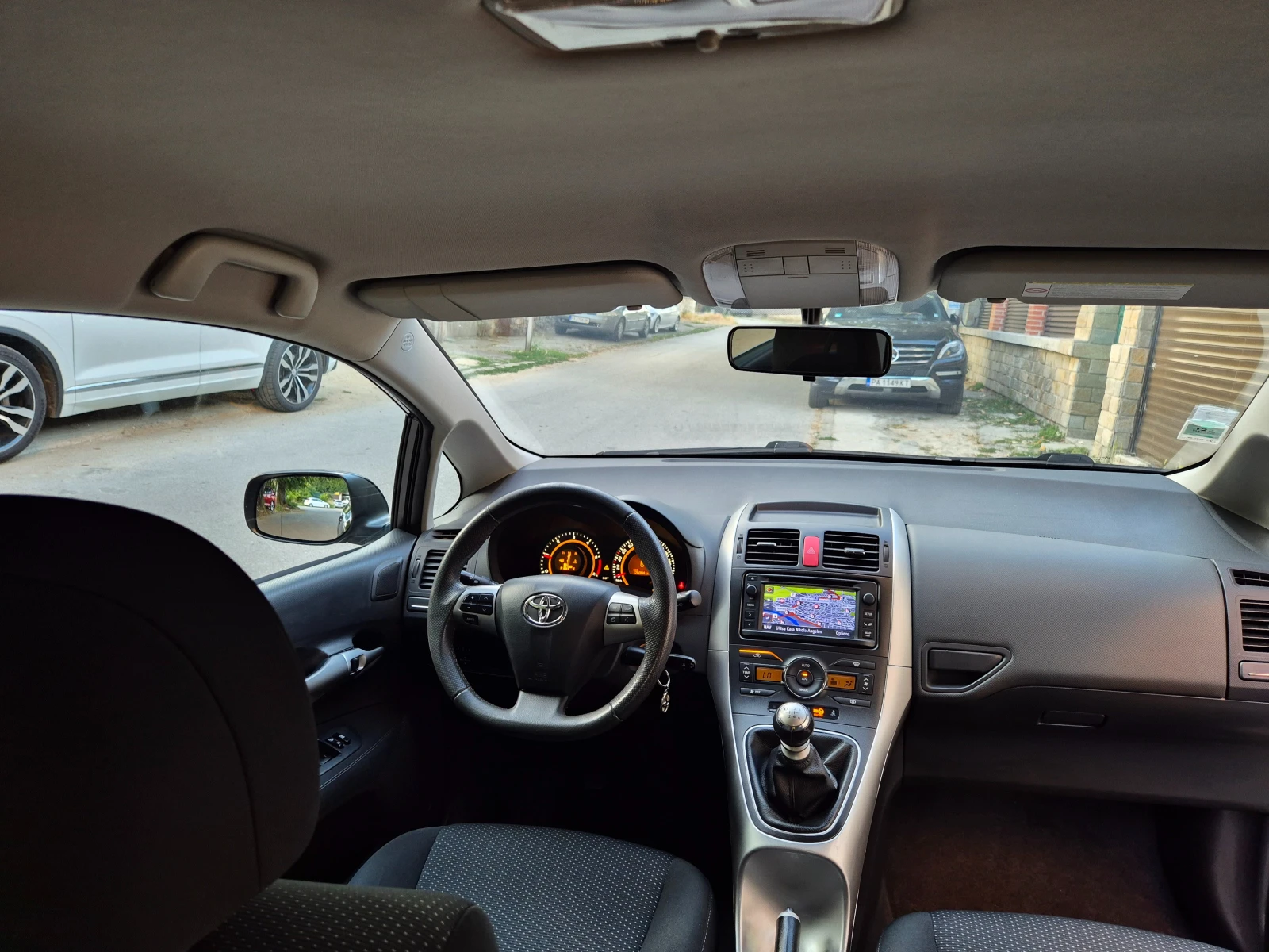 Toyota Auris 1.4d4d-navi-facelift-veriga-6speed-japan , снимка 15 - Автомобили и джипове - 55632287