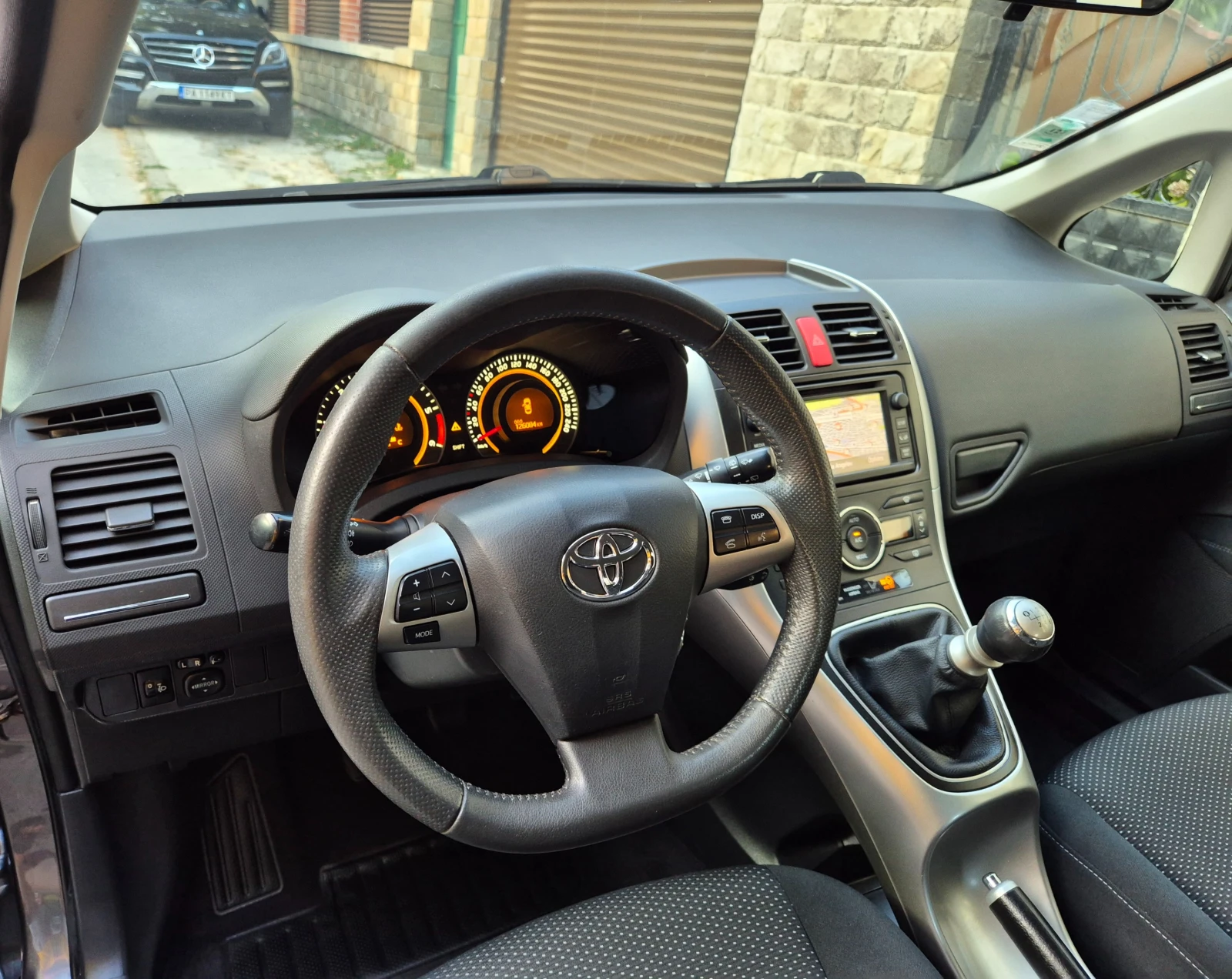 Toyota Auris 1.4d4d-navi-facelift-veriga-6speed-japan , снимка 12 - Автомобили и джипове - 55632287