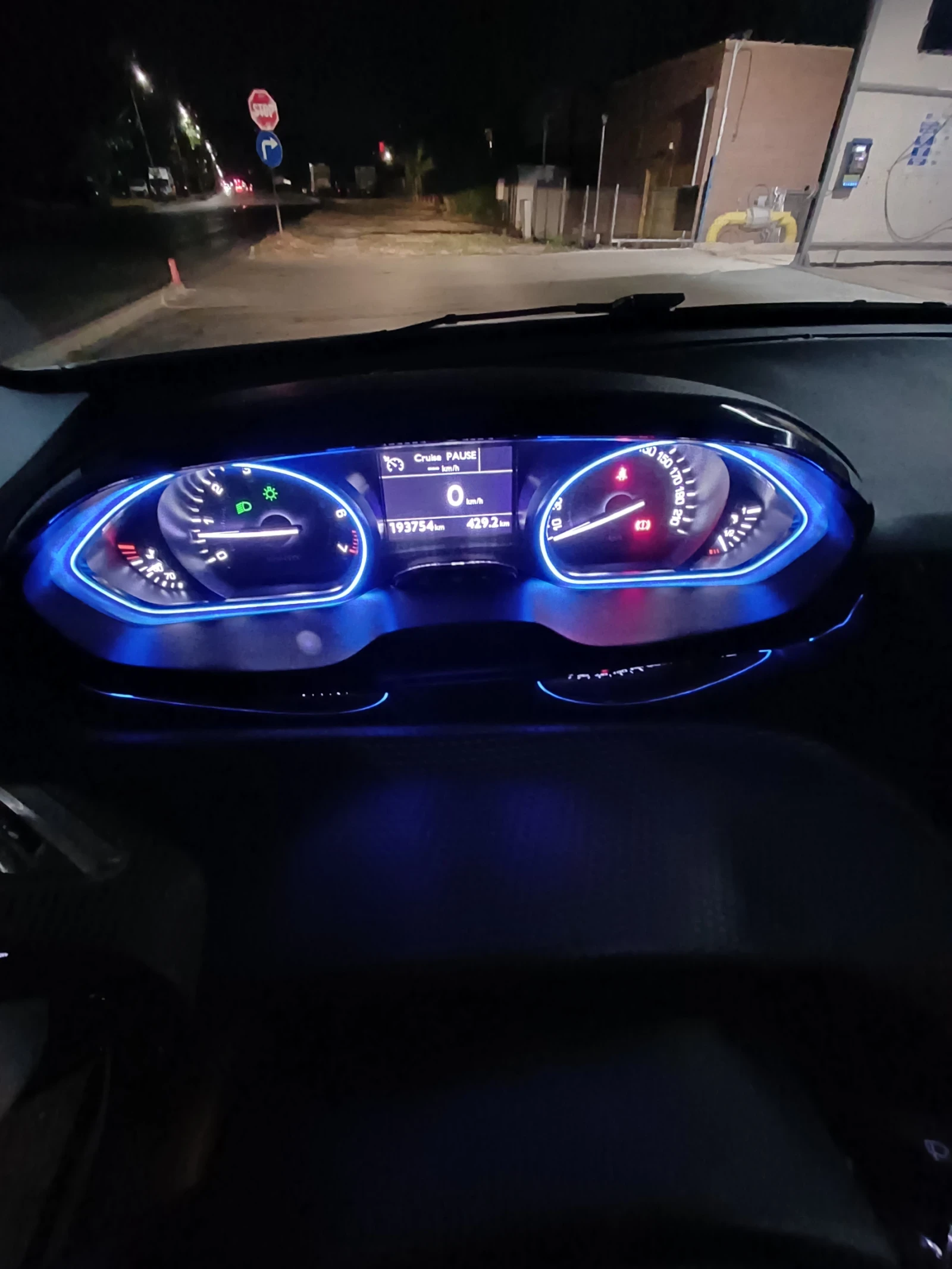 Peugeot 2008 1, 6-120к.с ГАЗ, снимка 9 - Автомобили и джипове - 55732538