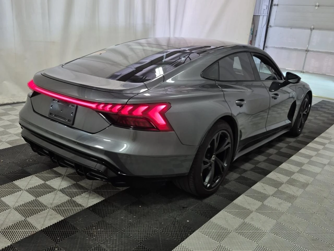 Audi E-Tron GT 2 ключа * 48 000 км* Carfax, снимка 4 - Автомобили и джипове - 55950720