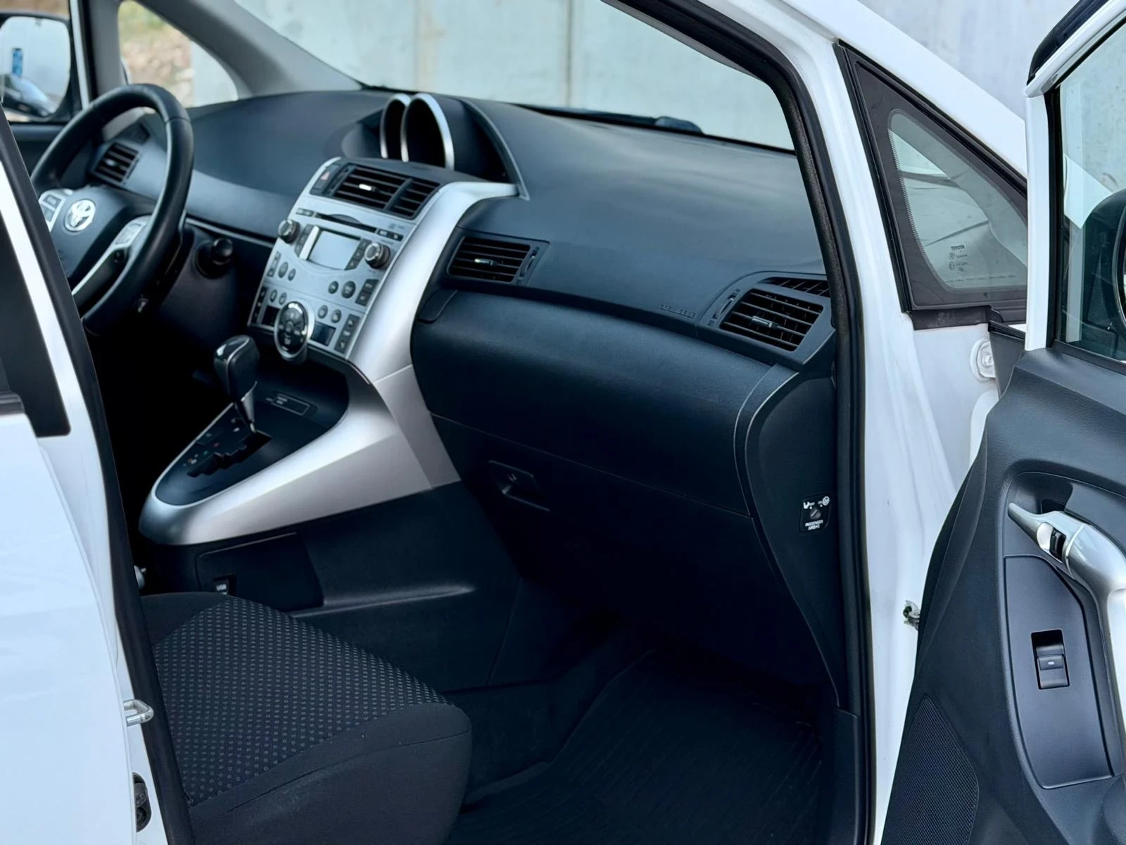 Toyota Verso 2.2-150 �.�. * ���������* * ��� ����* * ������*  | Mobile.bg � ����������� 9