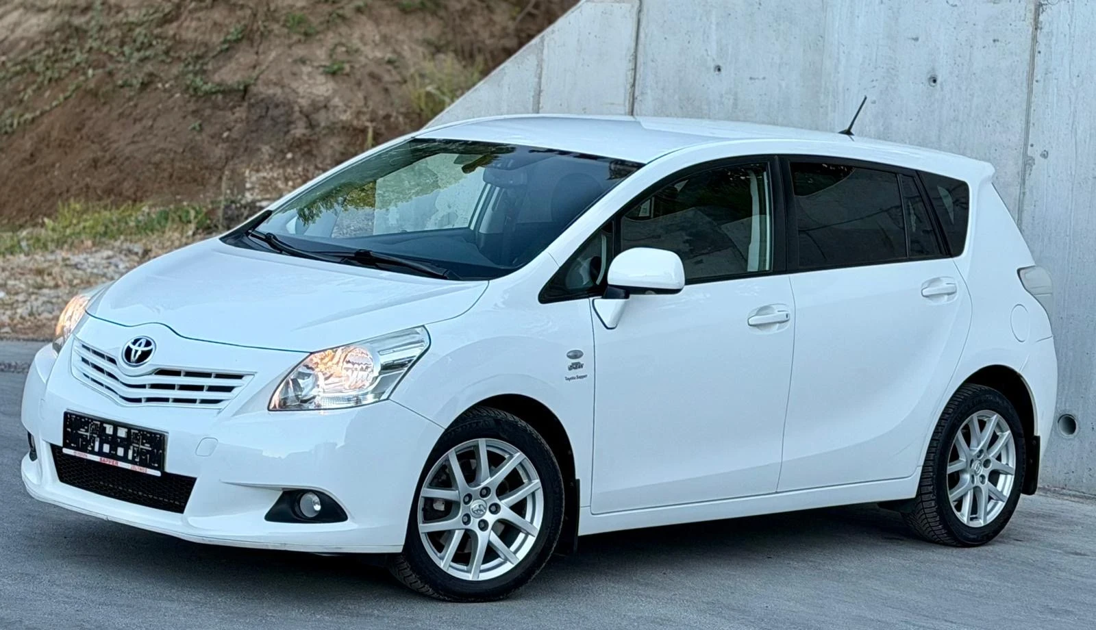 Toyota Verso 2.2-150 �.�. * ���������* * ��� ����* * ������*  | Mobile.bg � ����������� 3