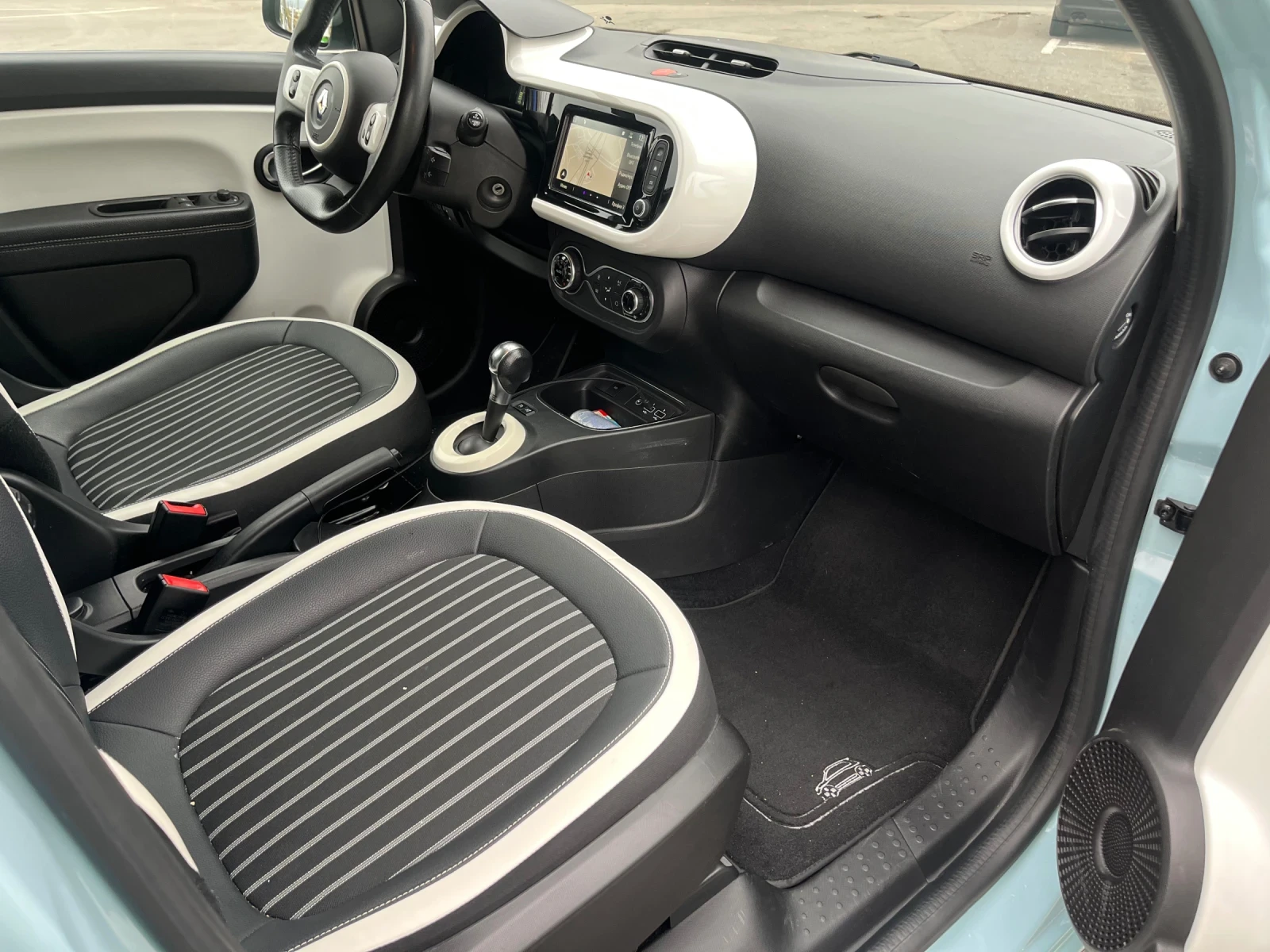 Renault Twingo 2021 год. 82 кс., снимка 8 - Автомобили и джипове - 56686967