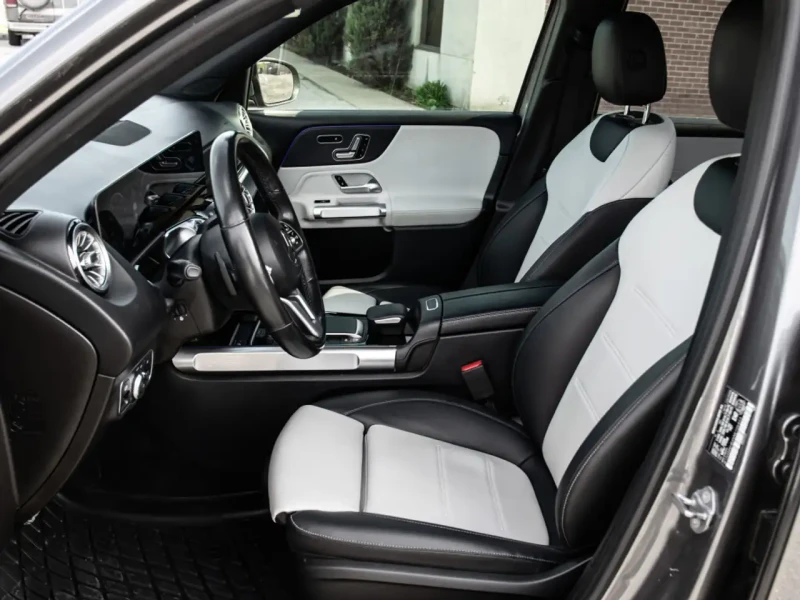 Mercedes-Benz GLB 2021* AMG PACK* PANO* AMBIENT* KEYLESS* APPLE CARP, снимка 13 - Автомобили и джипове - 52457143