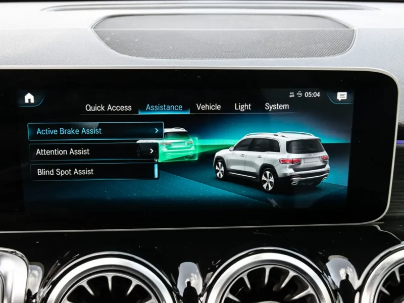 Mercedes-Benz GLB 2021* AMG PACK* PANO* AMBIENT* KEYLESS* APPLE CARP, снимка 8 - Автомобили и джипове - 52457143