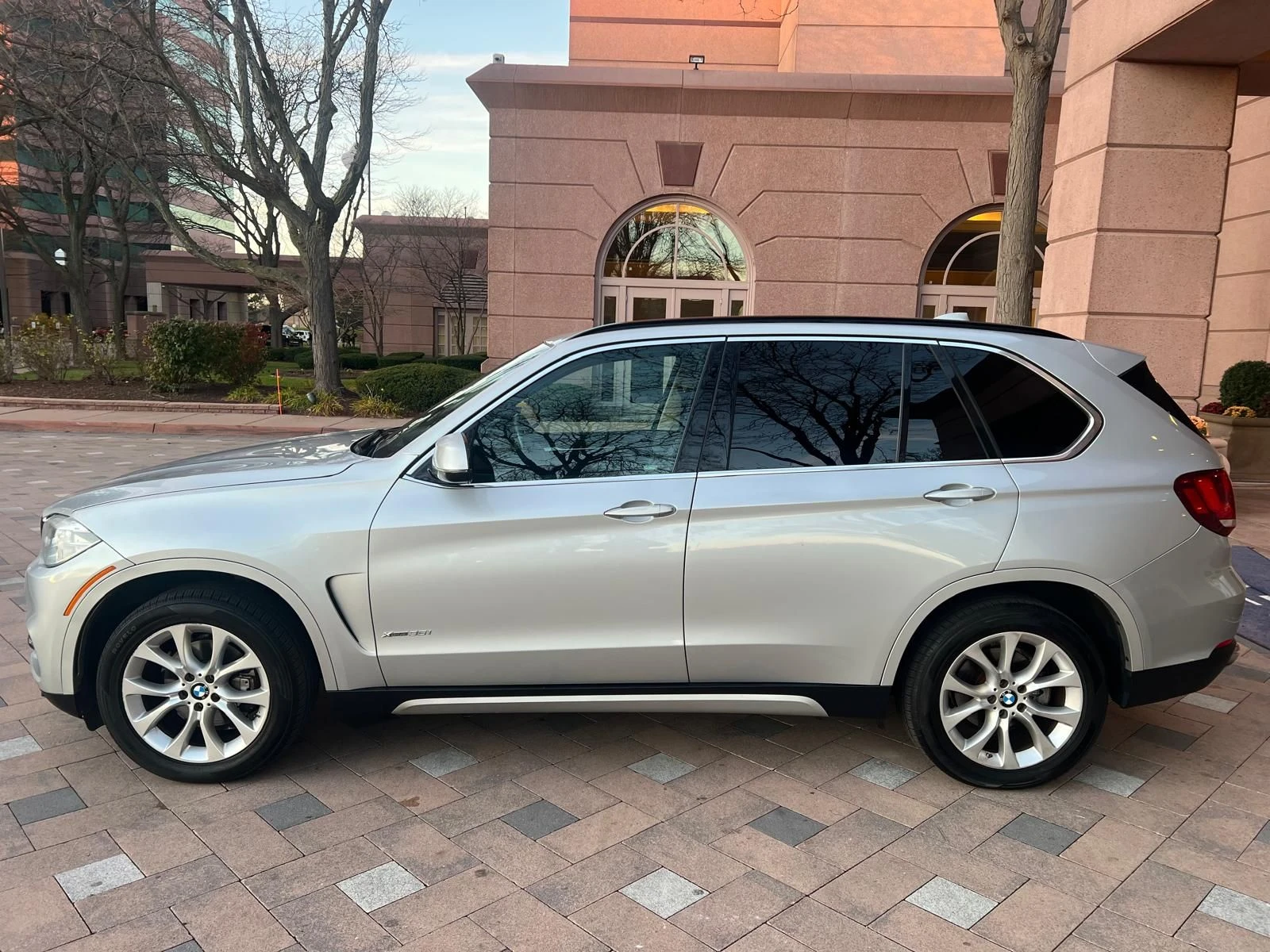 BMW X5 xDrive35i LUX LINE* ХЕД ЪП* КАМЕРА* Keyless* ПОДГР - изображение 6