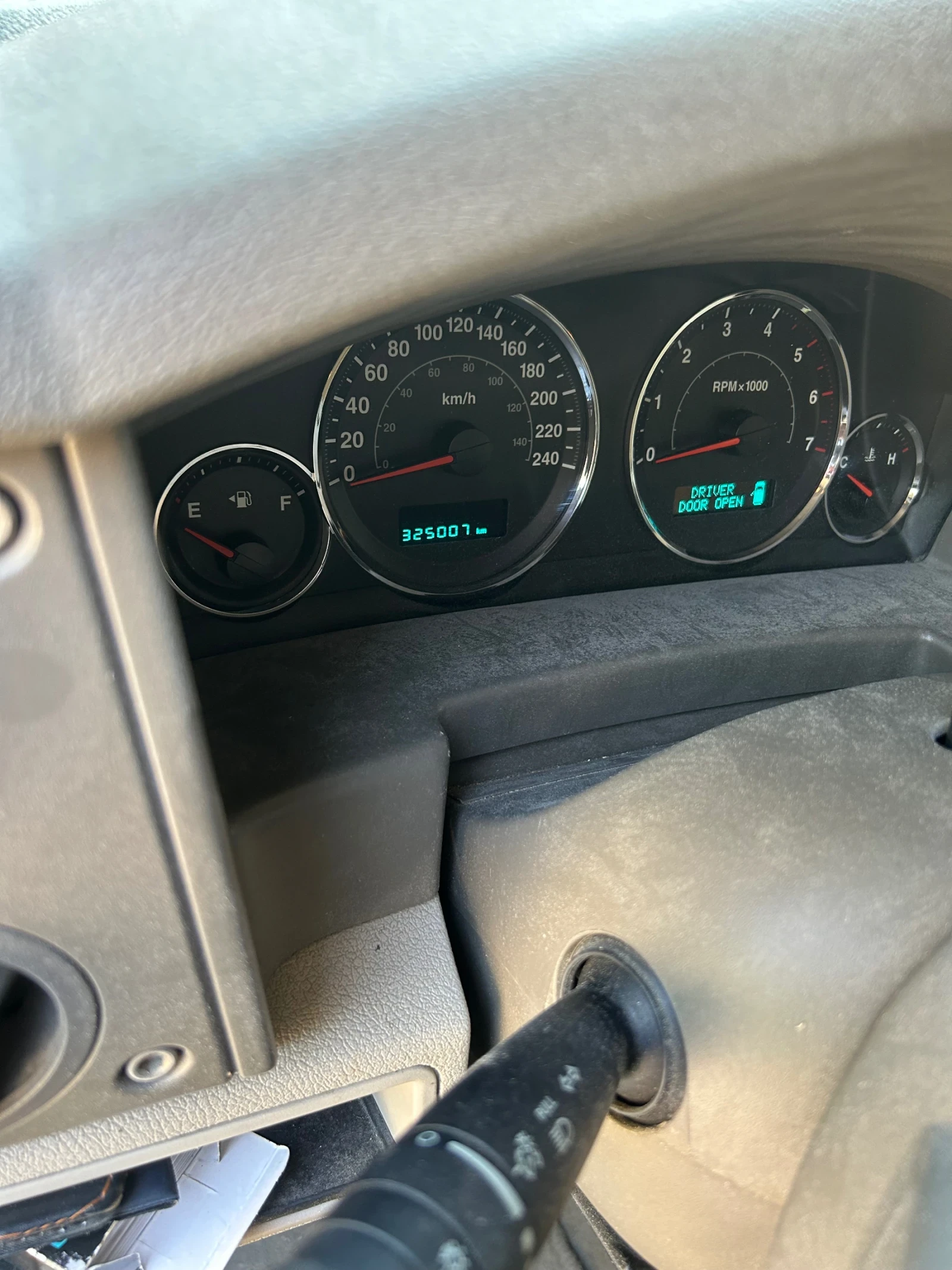 Jeep Commander  - изображение 8