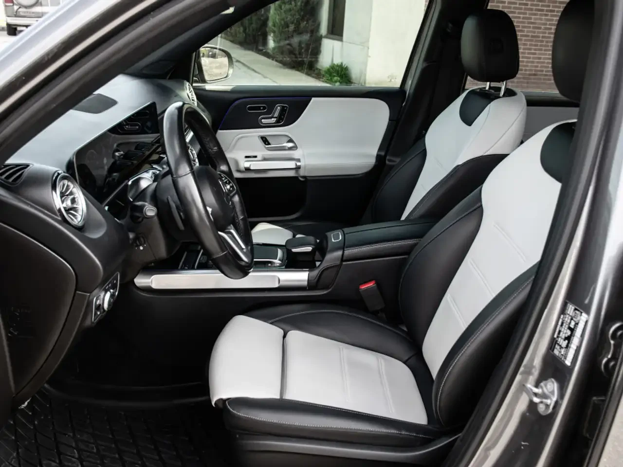 Mercedes-Benz GLB 2021* AMG PACK* PANO* AMBIENT* KEYLESS* APPLE CARP | Mobile.bg   13