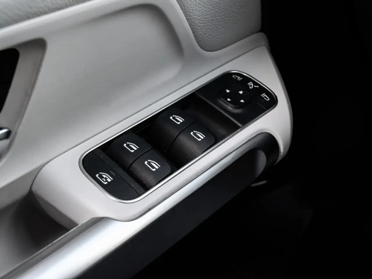 Mercedes-Benz GLB 2021* AMG PACK* PANO* AMBIENT* KEYLESS* APPLE CARP | Mobile.bg   16