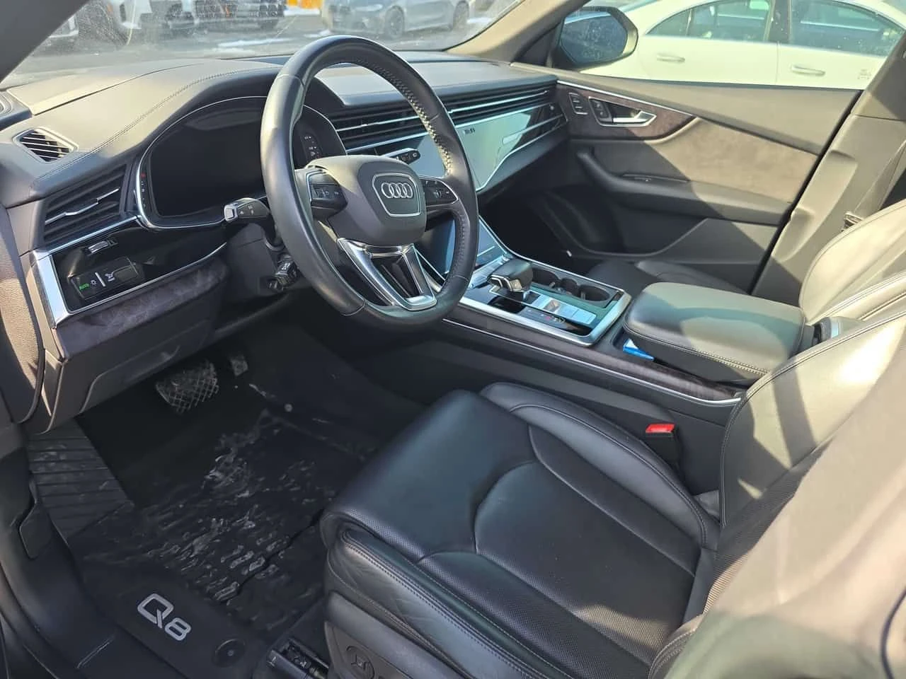 Audi Q8 * Technik * CARFAX * ПАНОРАМА * KEYLESS * ПОДГРЕВИ - изображение 5