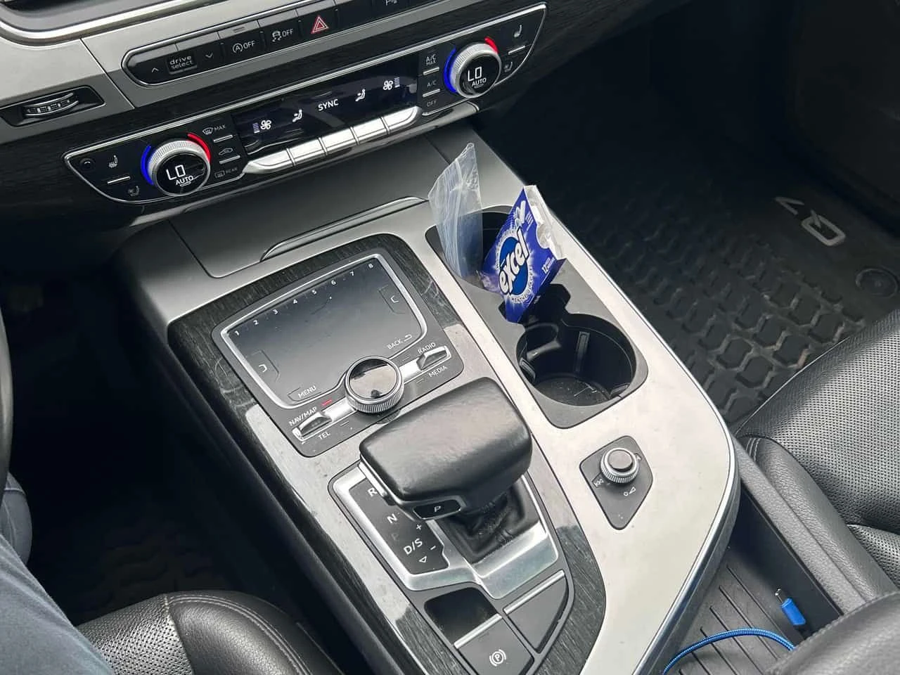 Audi Q7 MATRIX * ДИСТРОНИК* 360 КАМЕРА* ОБДУХВАНЕ* ПАНОРАМ, снимка 10 - Автомобили и джипове - 54577728