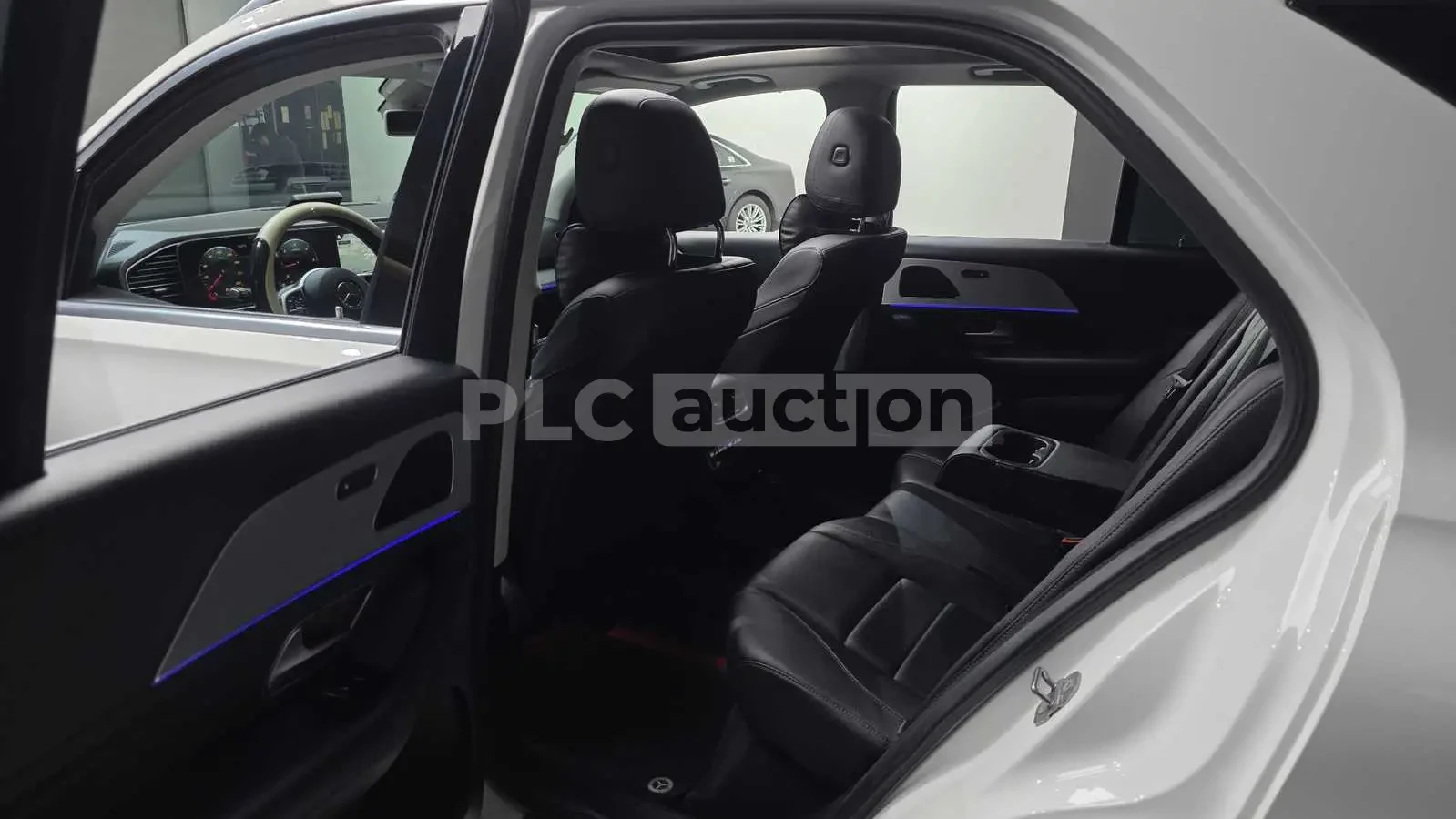 Mercedes-Benz GLE burmester* multibeam led* Parking Assist, снимка 8 - Автомобили и джипове - 54646910