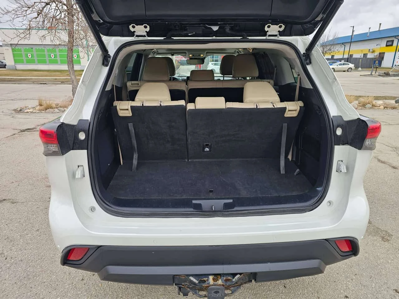 Toyota Highlander HYBRID LIMITED | 8 МЕСТЕН | AWD | CARFAX | , снимка 8 - Автомобили и джипове - 55515880