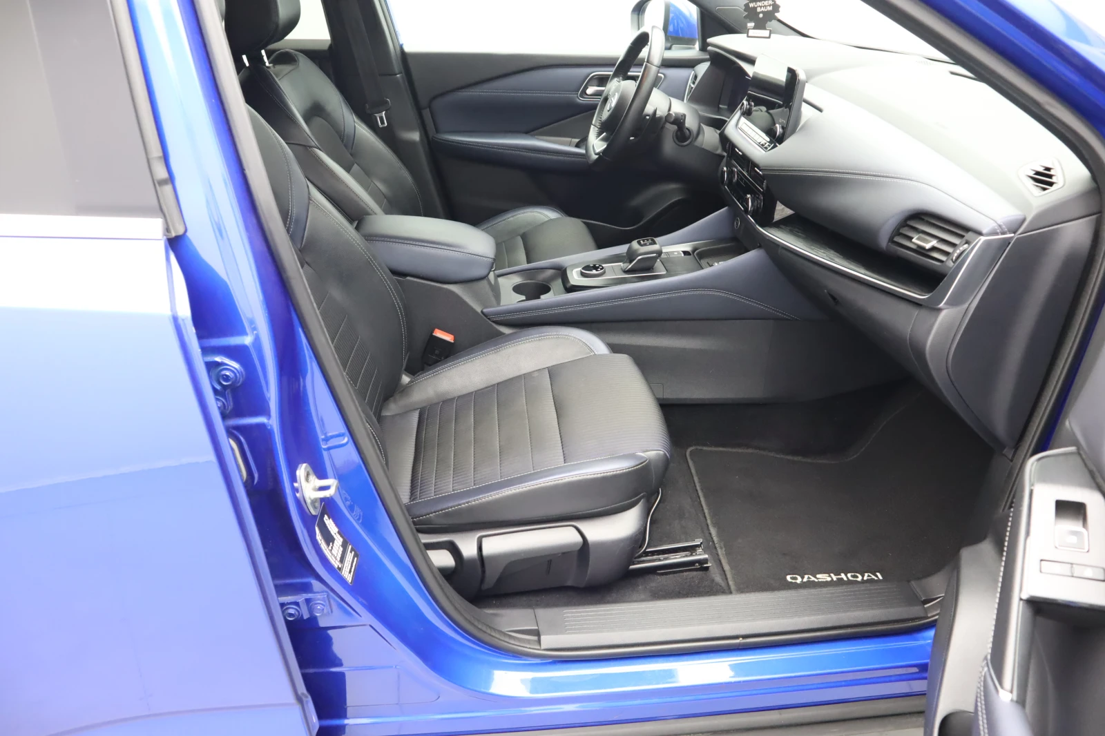 Nissan Qashqai 1.3DiG-T CVT 156HP TEKNA 4x4 , снимка 13 - Автомобили и джипове - 55562603
