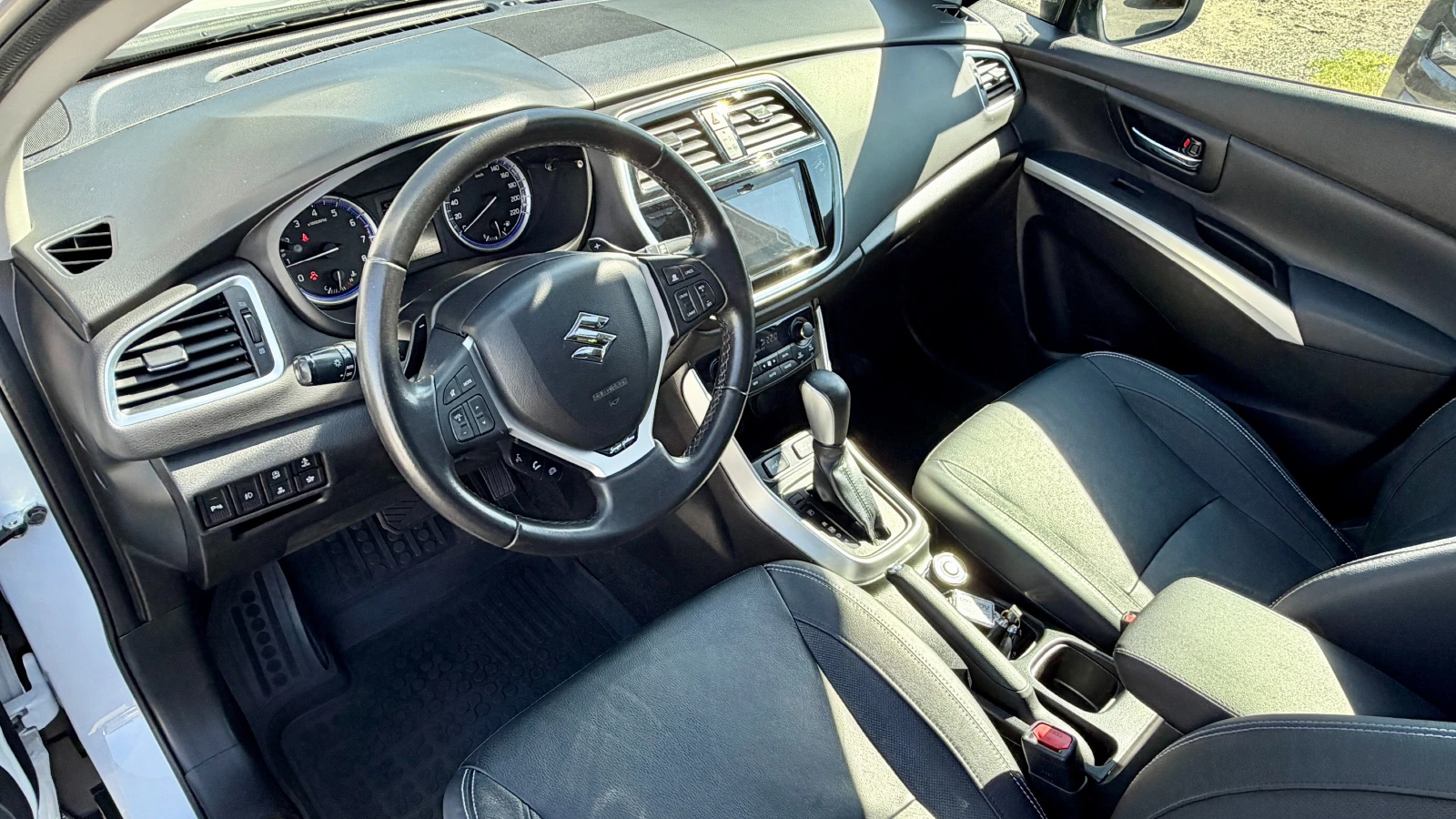 Suzuki SX4 S-Cross 4x4 Автоматик Внос ШВЕЙЦАРИЯ!PDC, LED, Автопилот, снимка 10 - Автомобили и джипове - 55815322