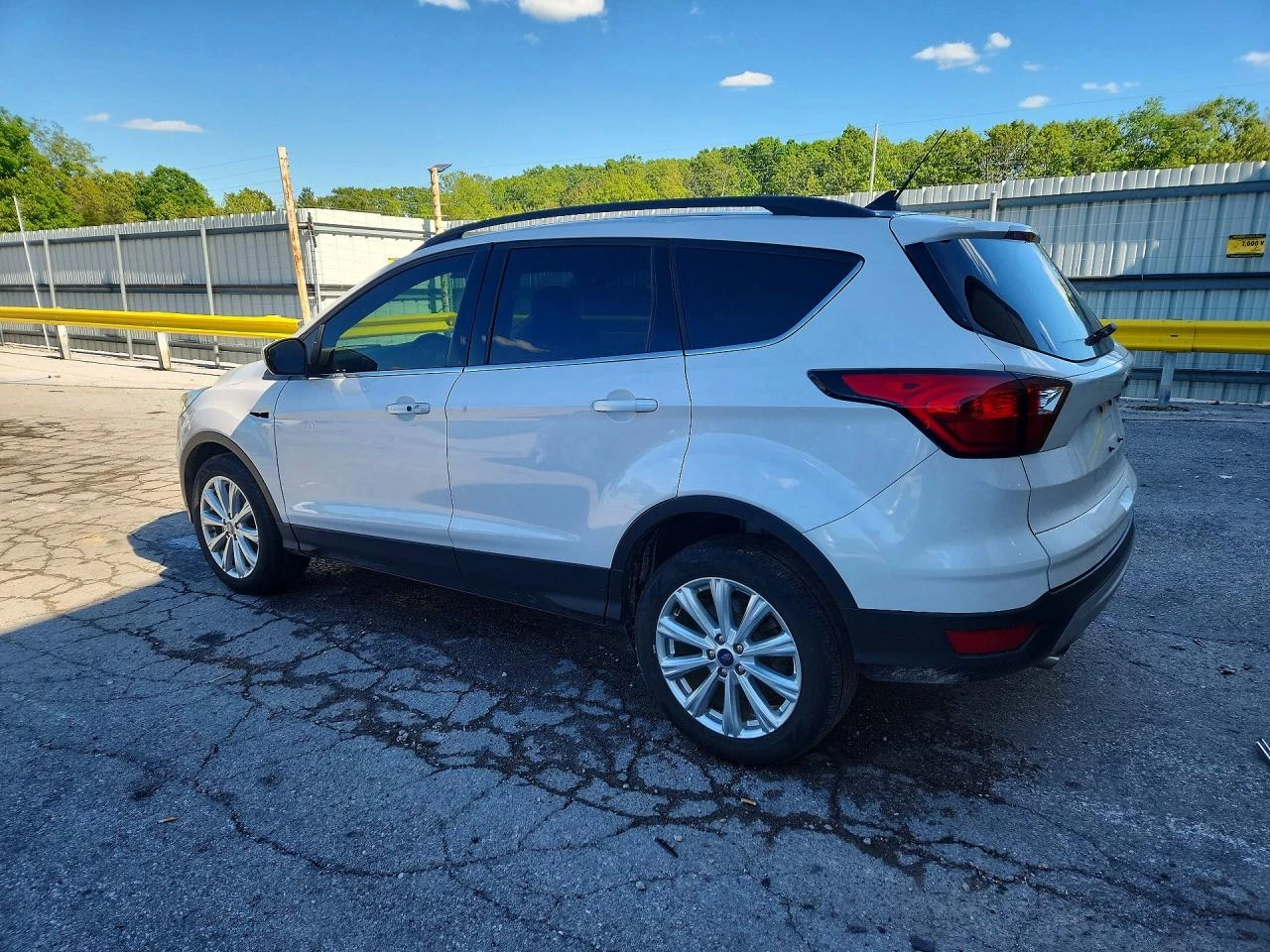 Ford Escape 1.5l Sel, снимка 2 - Автомобили и джипове - 56215108