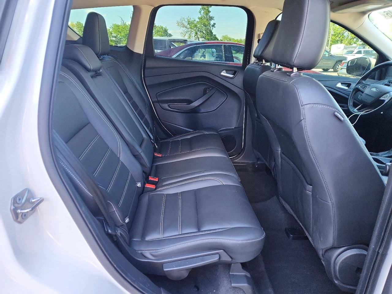Ford Escape 1.5l Sel, снимка 11 - Автомобили и джипове - 56215108