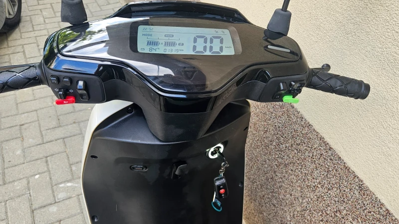 NIU M Gt Evo , снимка 10 - Мотоциклети и мототехника - 51813966