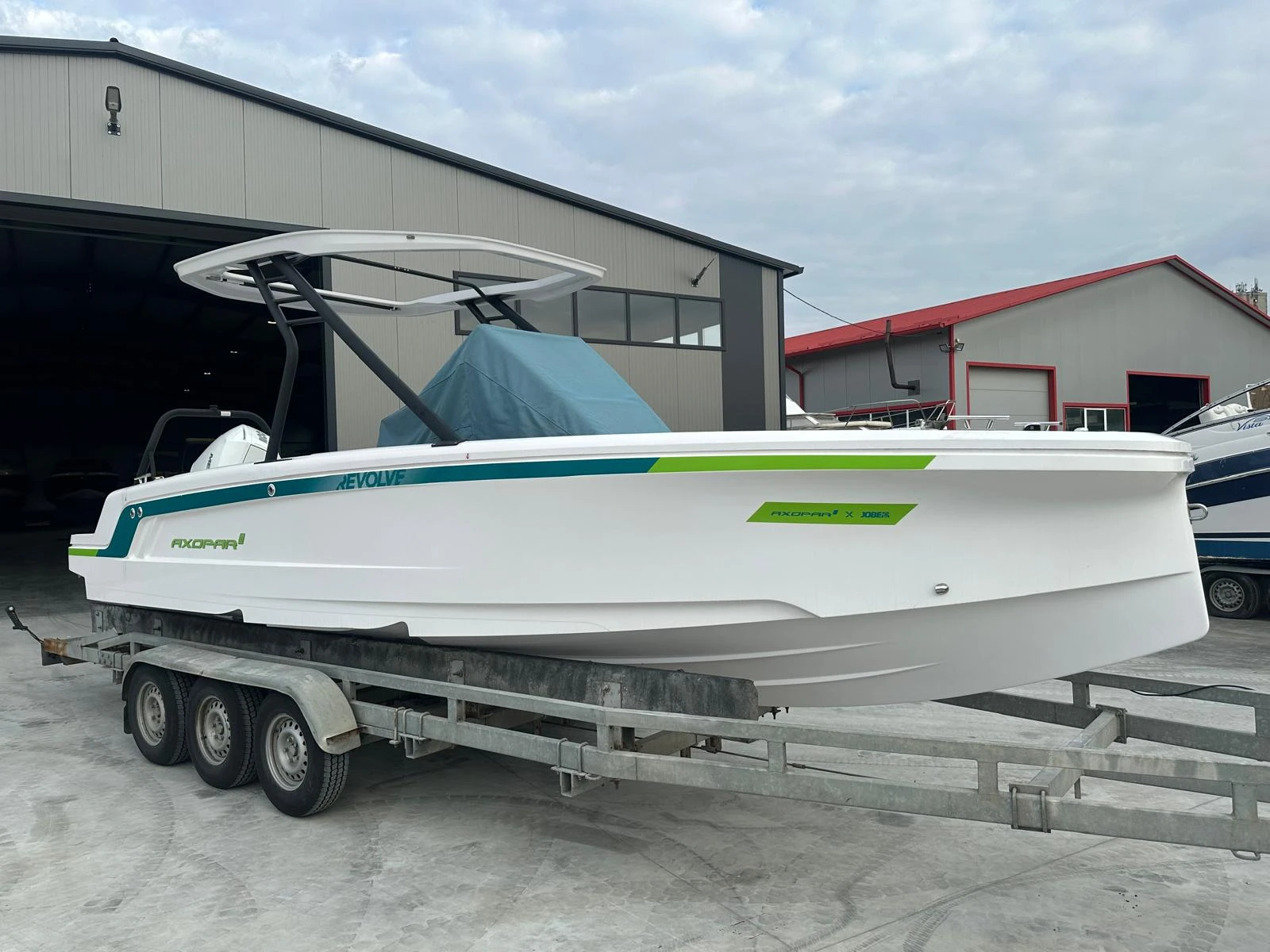 Моторна яхта Axopar 22 JOBE