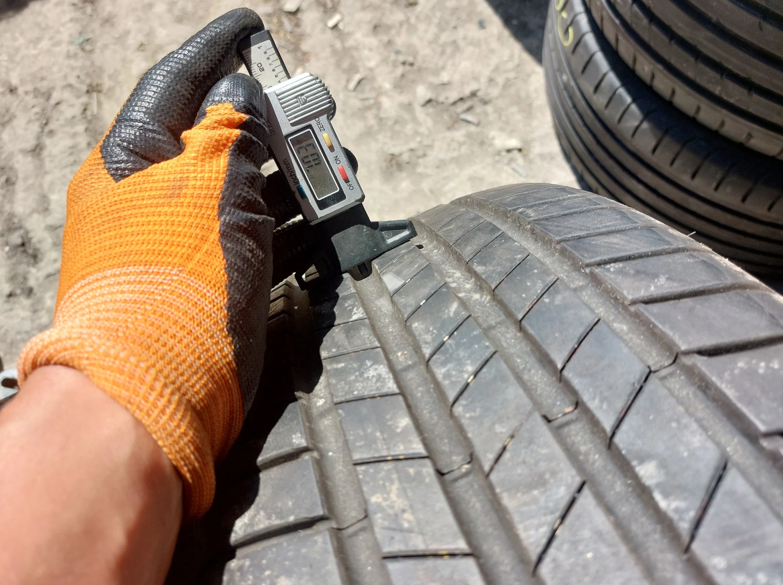 ���� 225/45R19 | Mobile.bg � ����������� 4