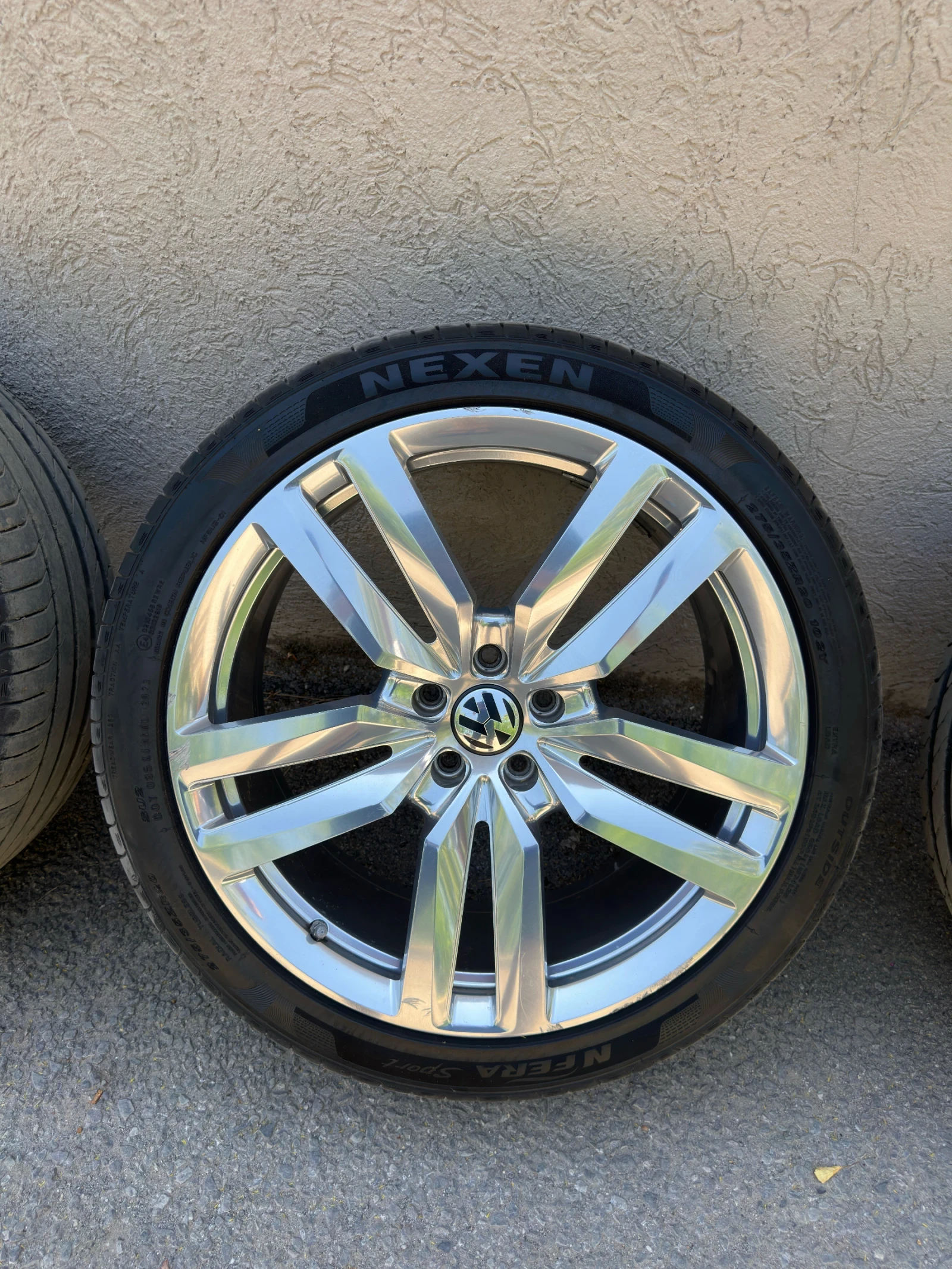    275/35R20  VW Phaeton | Mobile.bg   4