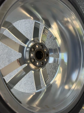    275/35R20  VW Phaeton | Mobile.bg    9
