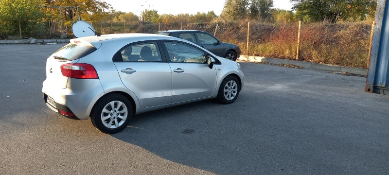 Kia Rio 1.25, снимка 4 - Автомобили и джипове - 46972883