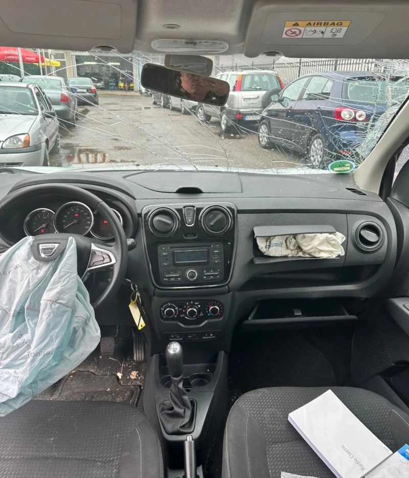 Dacia Lodgy 1.6i, снимка 7 - Автомобили и джипове - 40026486