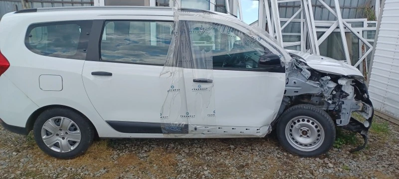 Dacia Lodgy 1.6i, снимка 14 - Автомобили и джипове - 40026486