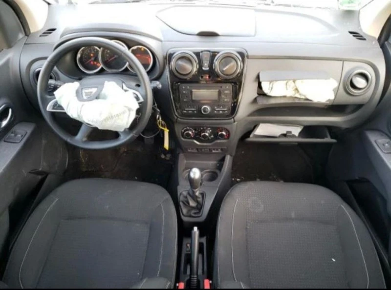 Dacia Lodgy 1.6i, снимка 2 - Автомобили и джипове - 40026486