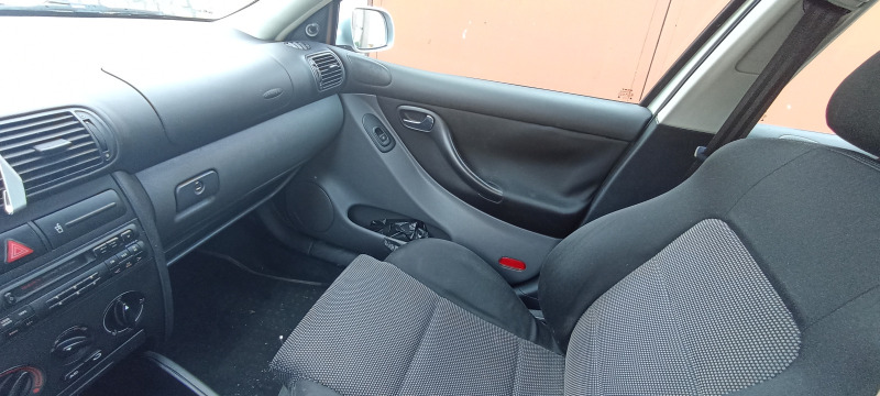 Seat Leon 1.6 16V, снимка 7 - Автомобили и джипове - 46232473