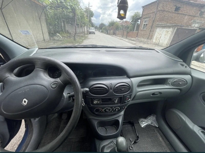 Renault Megane, снимка 6 - Автомобили и джипове - 47471428