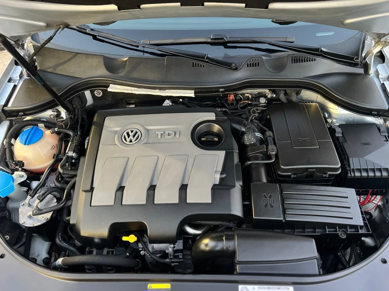 VW Passat 1.6 TDI 105ps, СОБСТВЕН ЛИЗИНГ/БАРТЕР, снимка 12 - Автомобили и джипове - 47856896