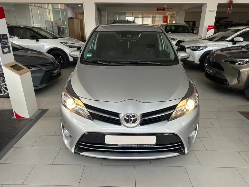 Toyota Verso 1.8 VVTI, снимка 1 - Автомобили и джипове - 48329763