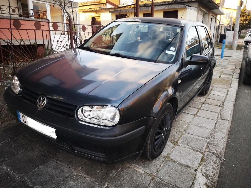 VW Golf, снимка 1 - Автомобили и джипове - 48766356