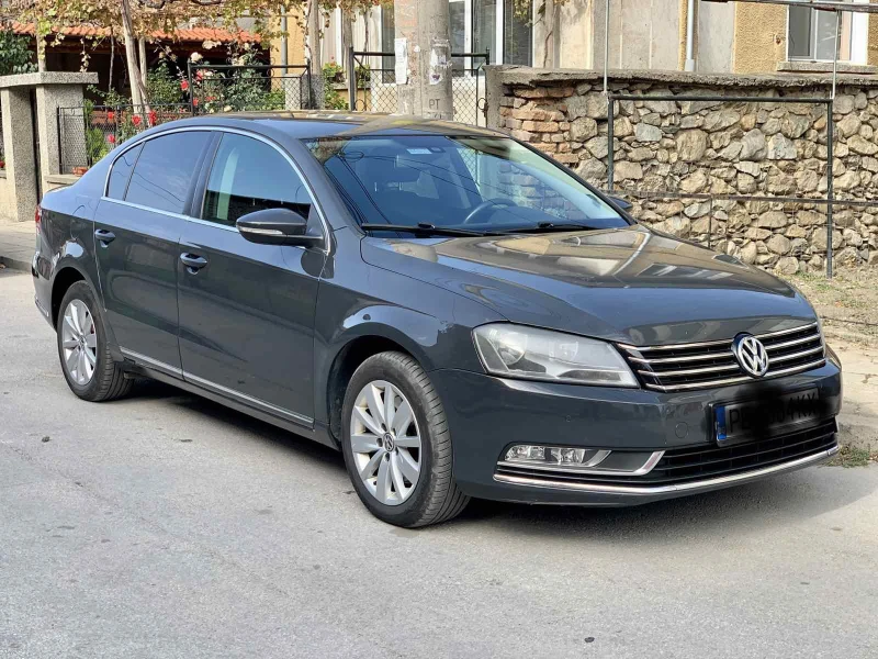 VW Passat, снимка 2 - Автомобили и джипове - 48832393