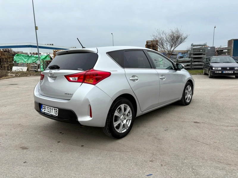 Toyota Auris 1.4 дизел, снимка 3 - Автомобили и джипове - 49605913