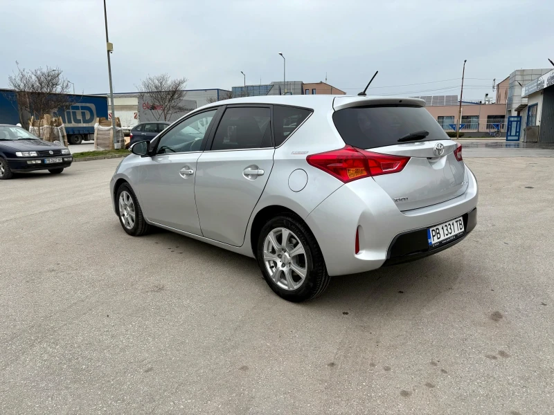 Toyota Auris 1.4 дизел, снимка 5 - Автомобили и джипове - 49605913